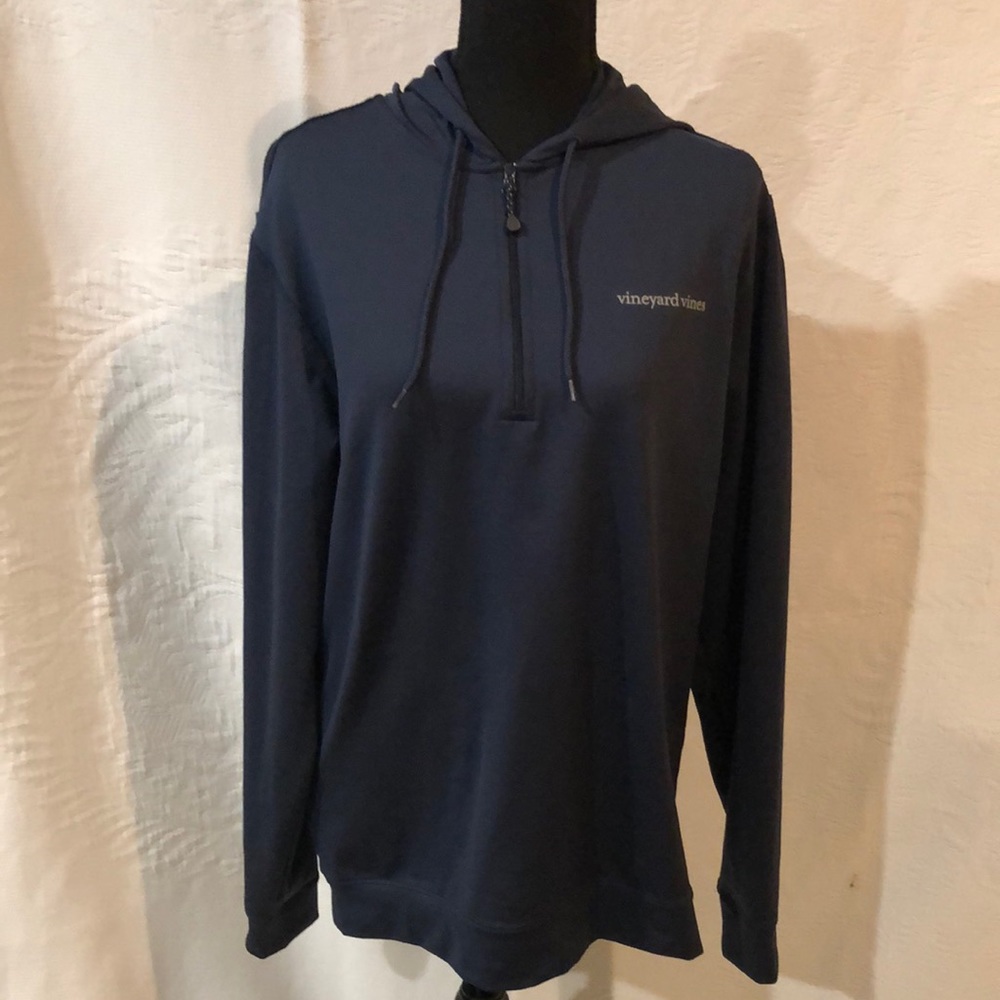 Vineyard Vines performance half zip hooded pullover, size small